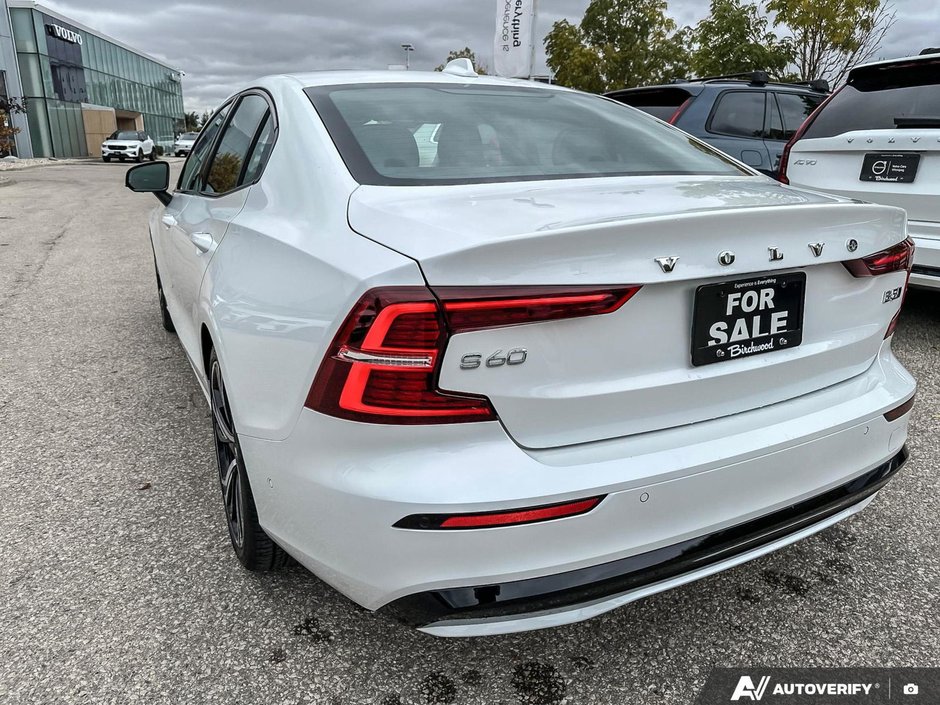 2024 Volvo S60 Plus Dark Theme-11