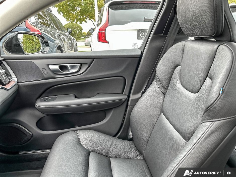 2024 Volvo S60 Plus Dark Theme-19