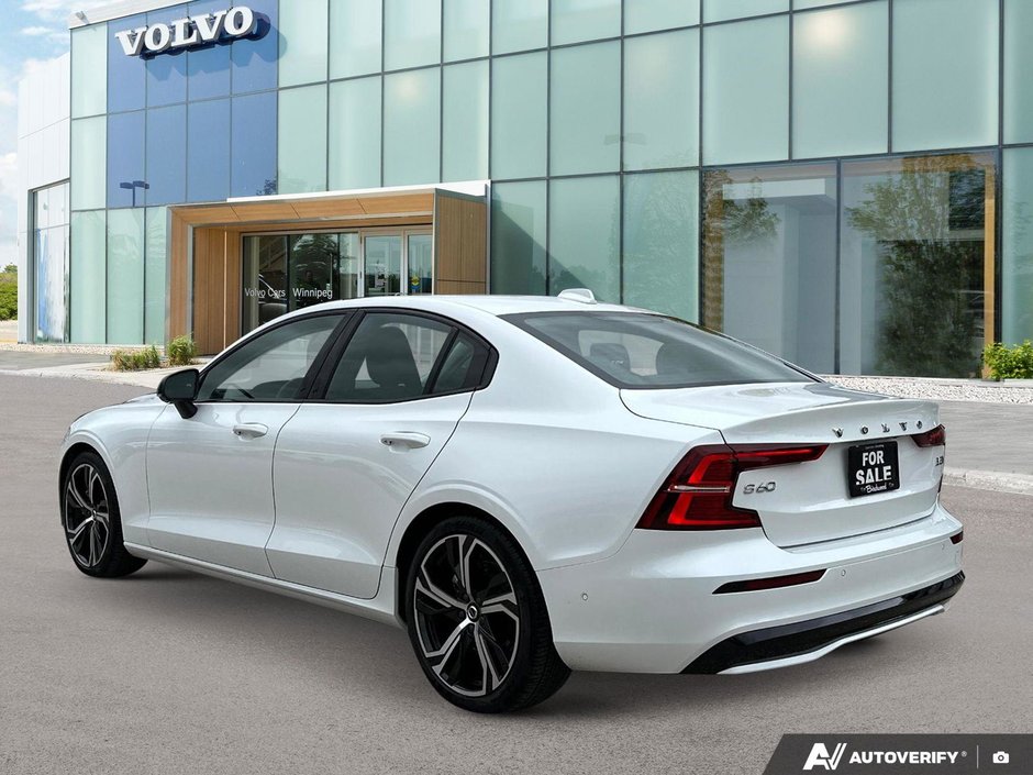 2024 Volvo S60 Plus Dark Theme-2