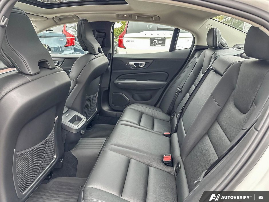 2024 Volvo S60 Plus Dark Theme-22