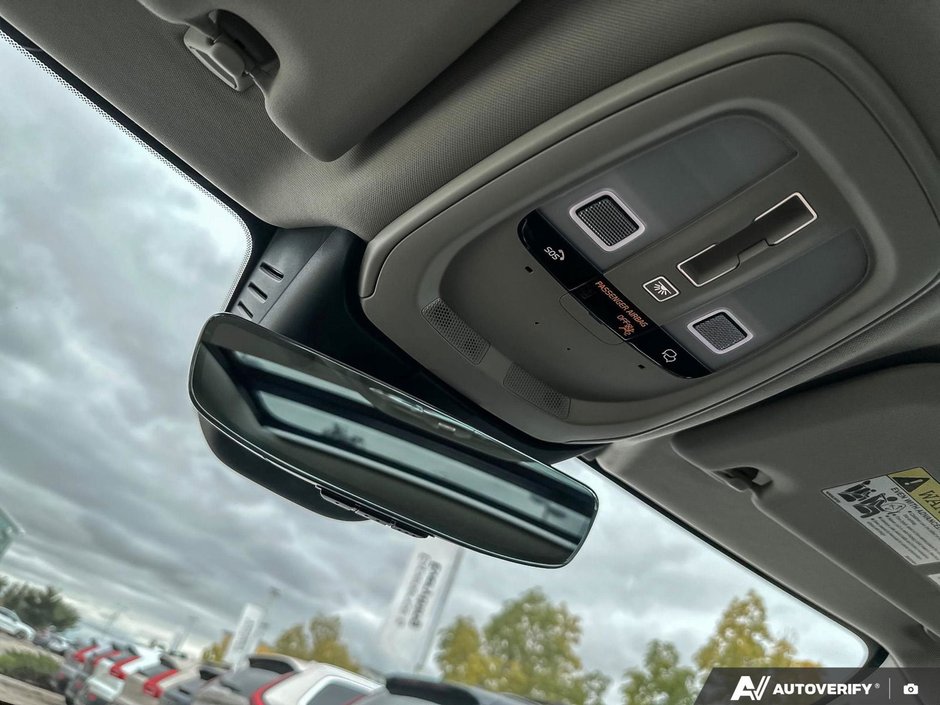 2024 Volvo S60 Plus Dark Theme-20