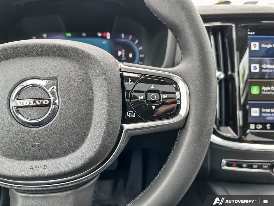 2024 Volvo S60 Plus Dark Theme-15