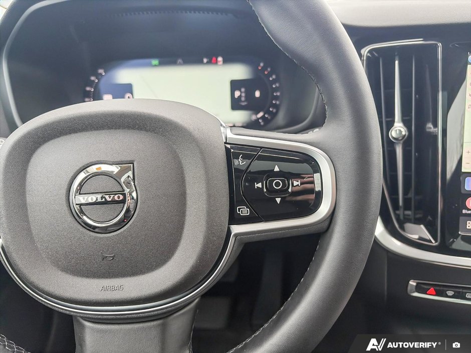 2025 Volvo V60 Cross Country Core-15