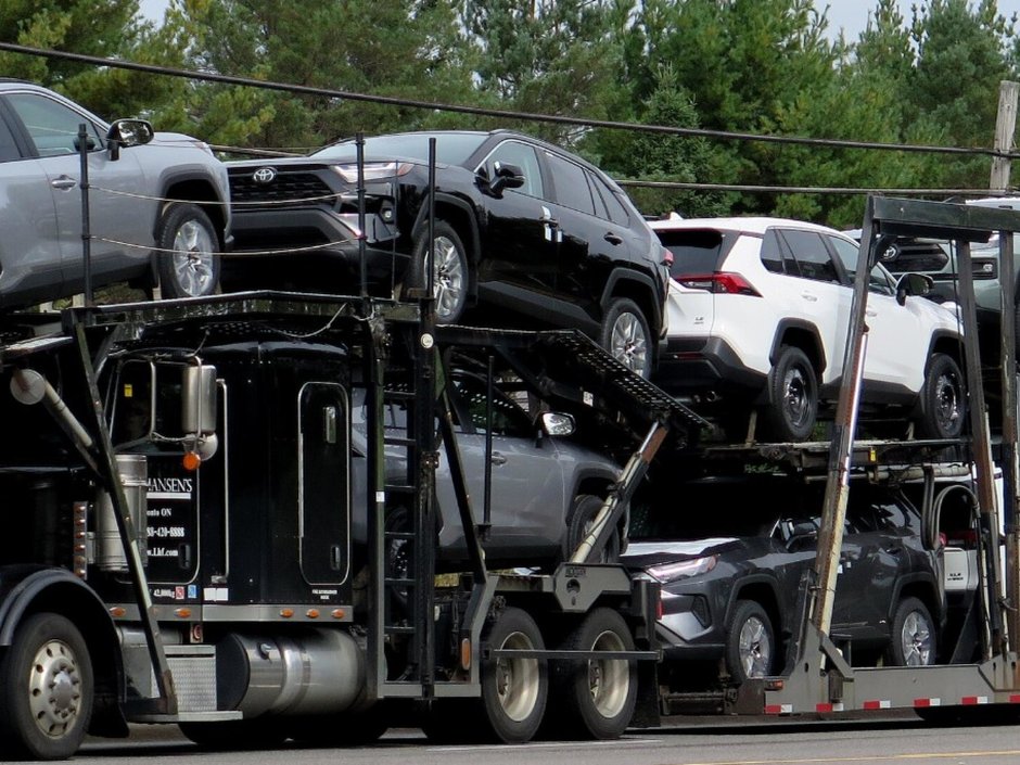 2025 Volvo V60 Cross Country Core-0