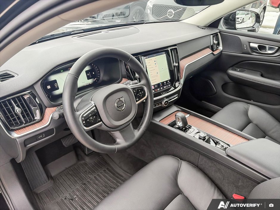 2025 Volvo V60 Cross Country Core-12