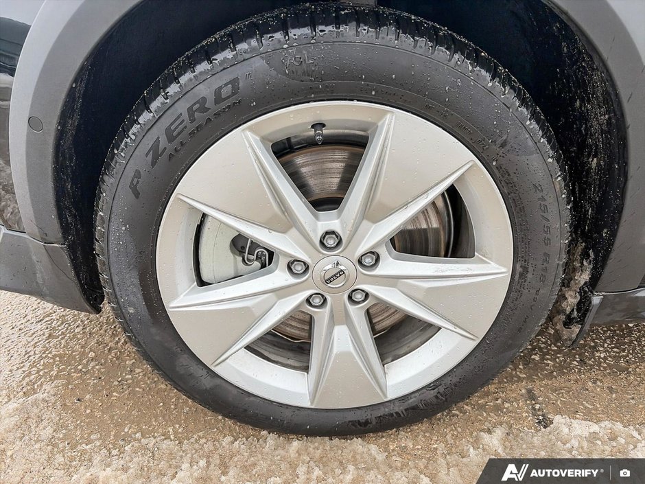 2025 Volvo V60 Cross Country Core-8