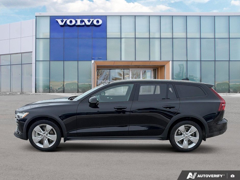 2025 Volvo V60 Cross Country Core-1