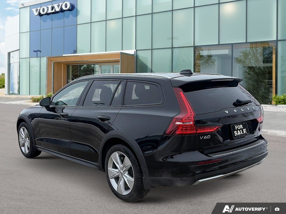 2025 Volvo V60 Cross Country Core-3
