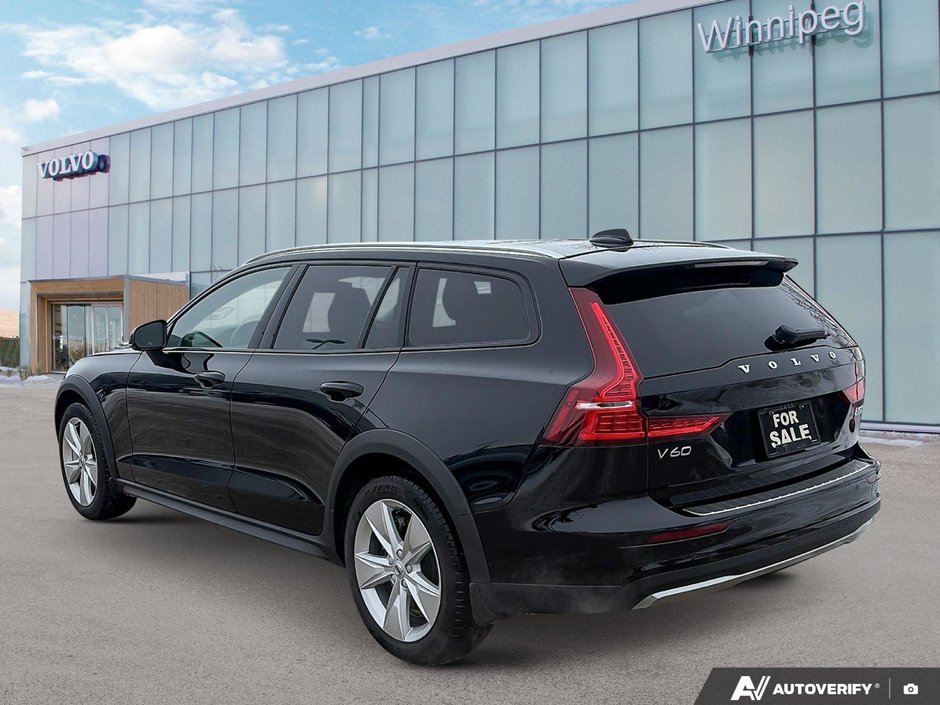 2025 Volvo V60 Cross Country Core-2