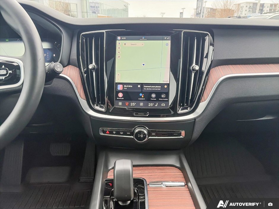 2025 Volvo V60 Cross Country Core-18