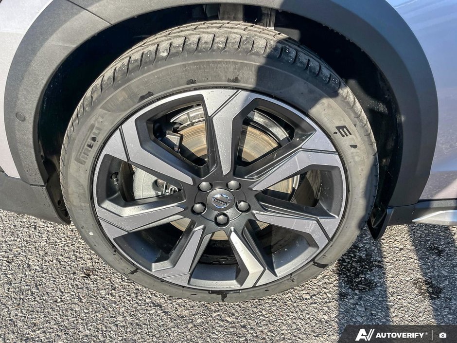 2026 Volvo V60 Cross Country Ultra-9