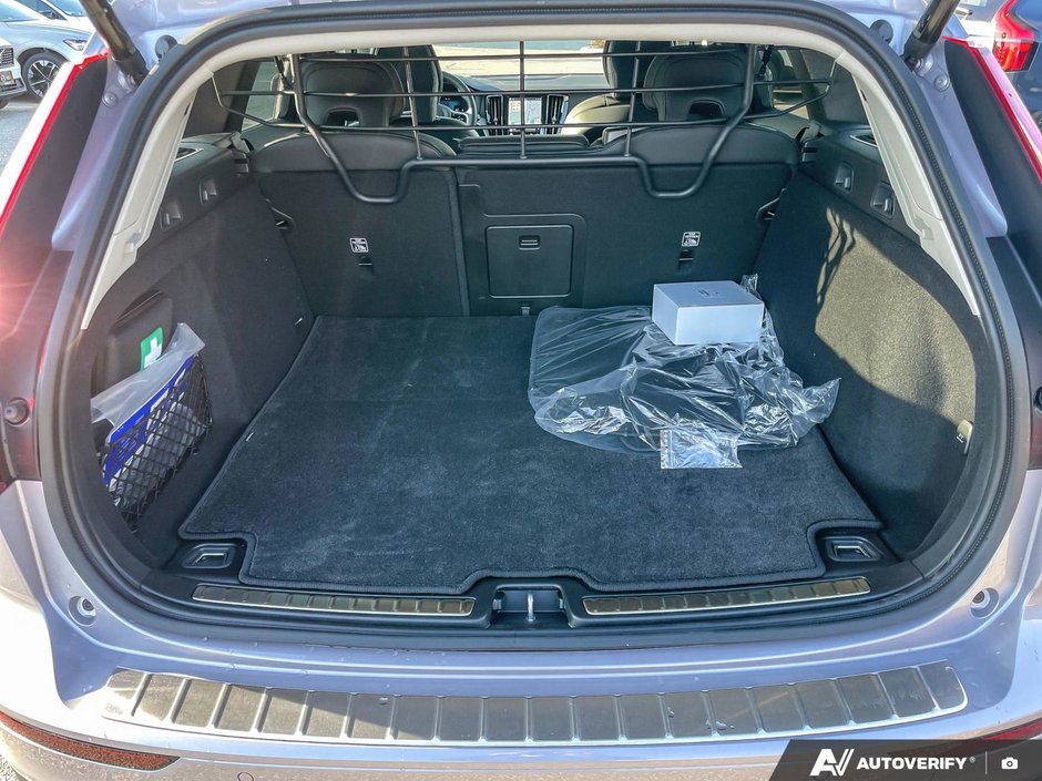 2026 Volvo V60 Cross Country Ultra-8