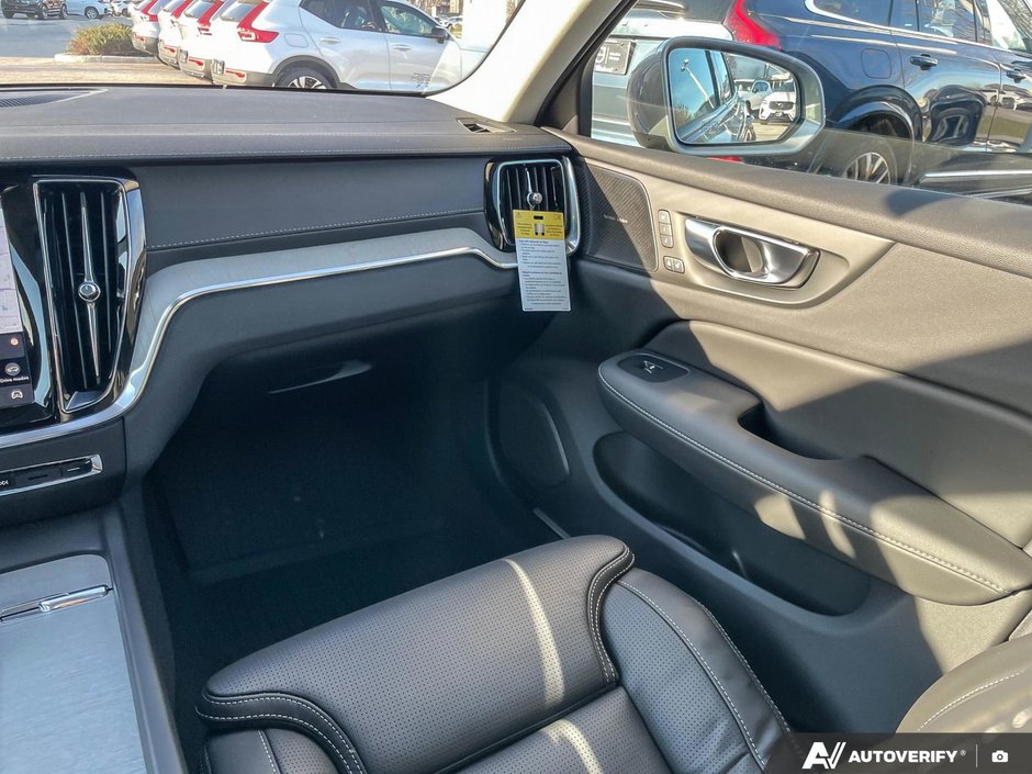 2026 Volvo V60 Cross Country Ultra-25