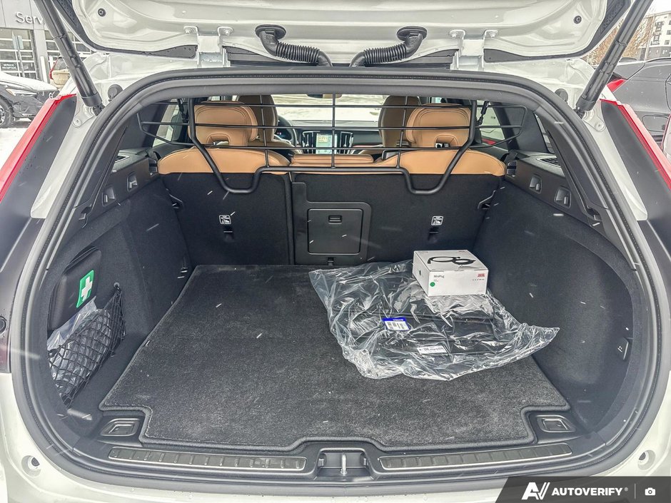 2026 Volvo V60 Cross Country Ultra-8