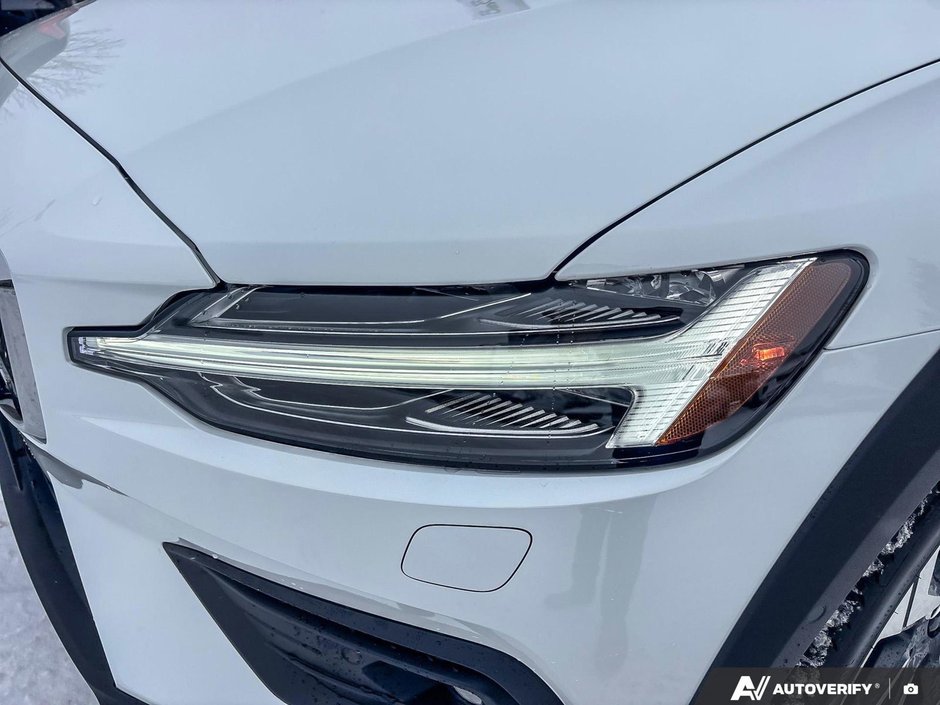 2026 Volvo V60 Cross Country Ultra-10