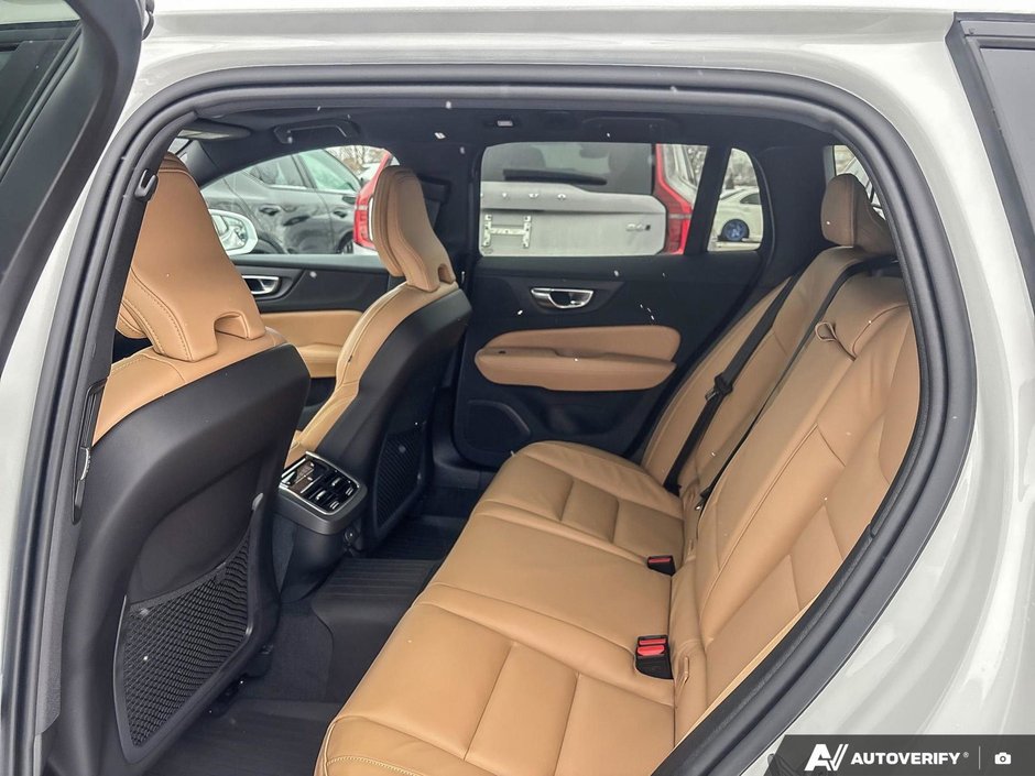 2026 Volvo V60 Cross Country Ultra-22