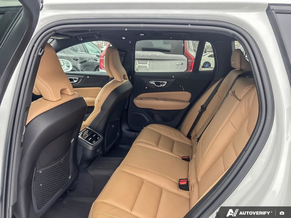 2026 Volvo V60 Cross Country Ultra-23