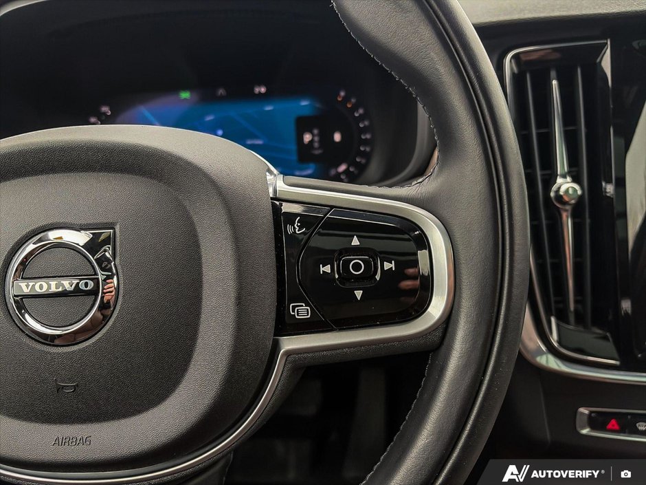 2022 Volvo V90 Cross Country B6 CC-15