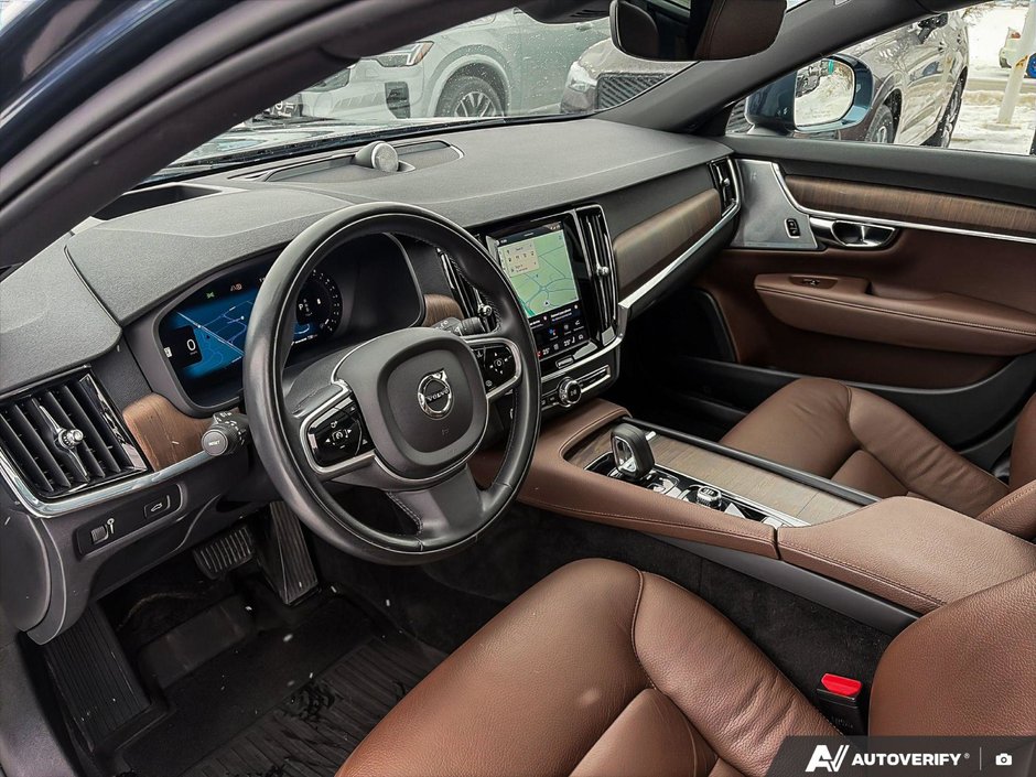 2022 Volvo V90 Cross Country B6 CC-12