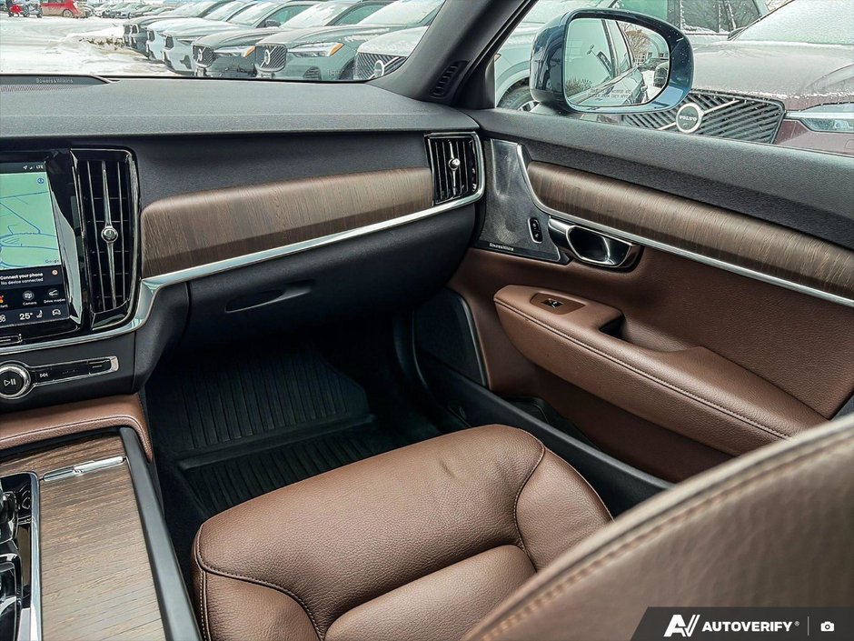 2022 Volvo V90 Cross Country B6 CC-24