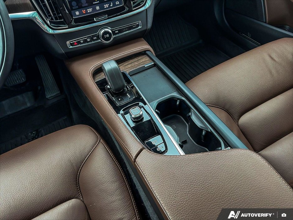 2022 Volvo V90 Cross Country B6 CC-17