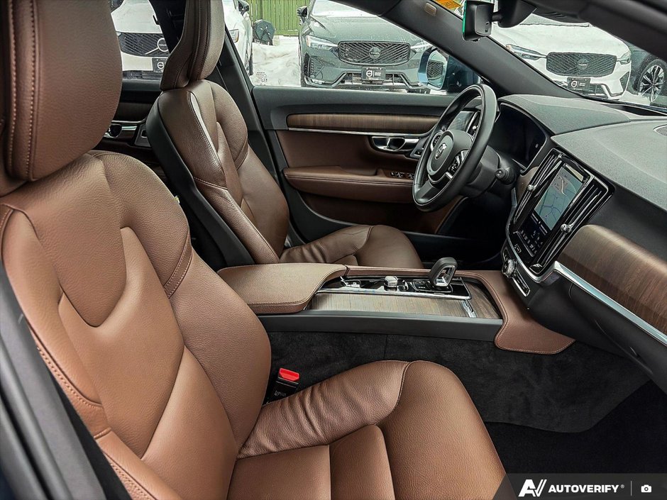 2022 Volvo V90 Cross Country B6 CC-21