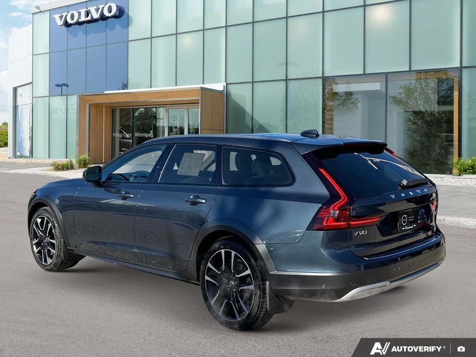 2026 Volvo V90 Cross Country Ultra-3