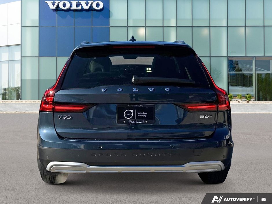 2026 Volvo V90 Cross Country Ultra-4