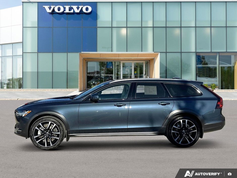 2026 Volvo V90 Cross Country Ultra-2