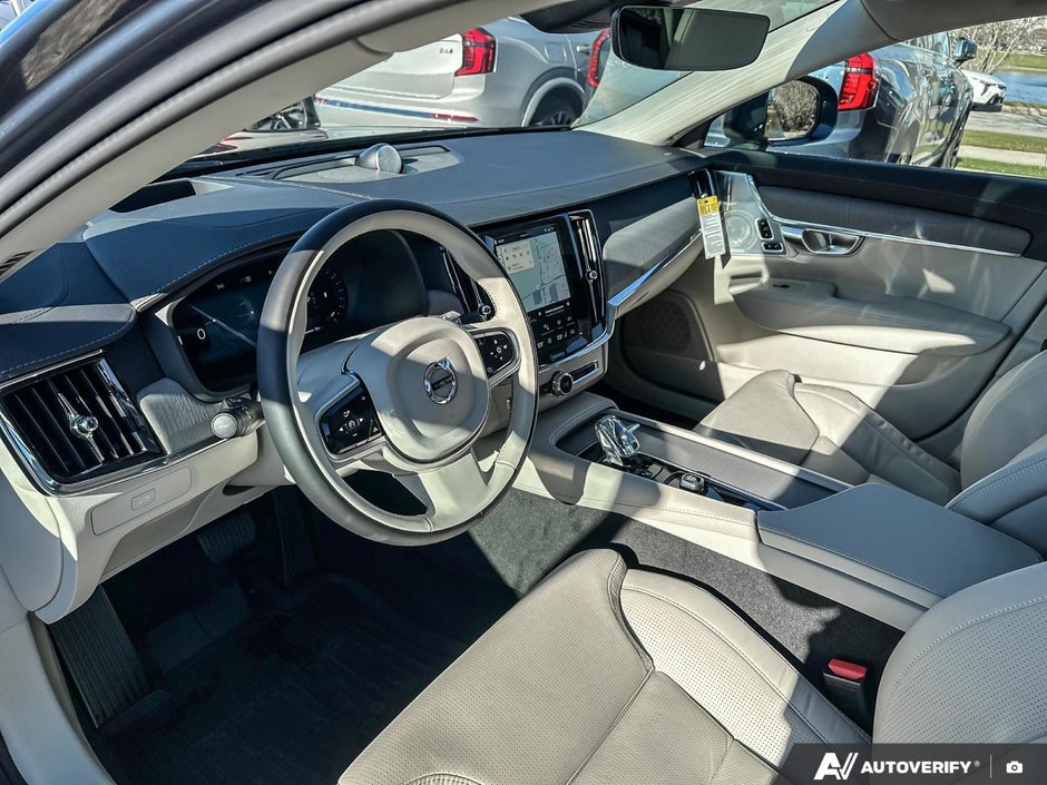 2026 Volvo V90 Cross Country Ultra-13