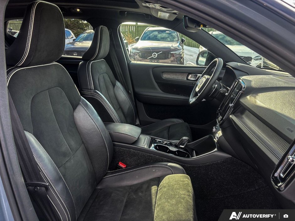 2020 Volvo XC40 R-Design-21