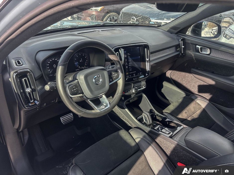 2020 Volvo XC40 R-Design-12