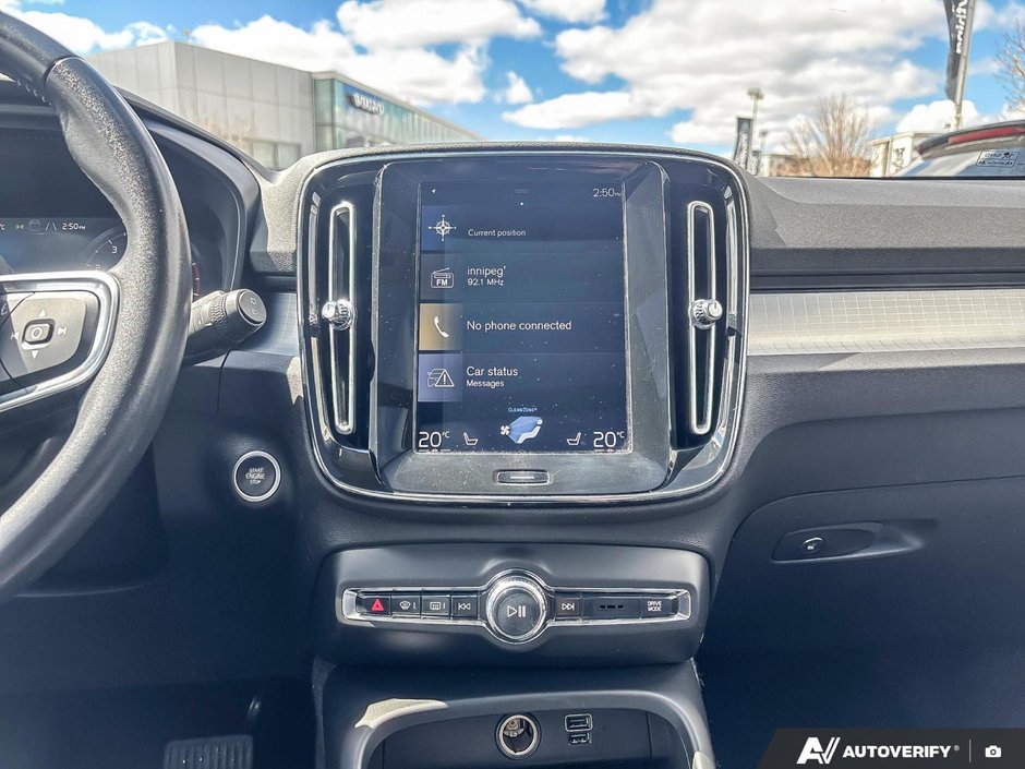 2020 Volvo XC40 Momentum-19