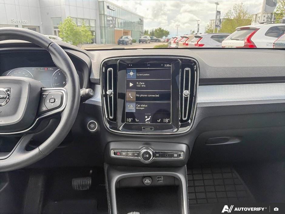 2021 Volvo XC40 Momentum-18