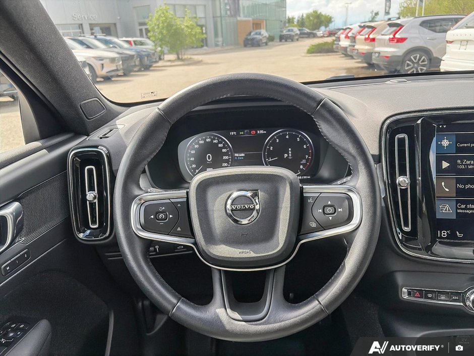 2021 Volvo XC40 Momentum-13