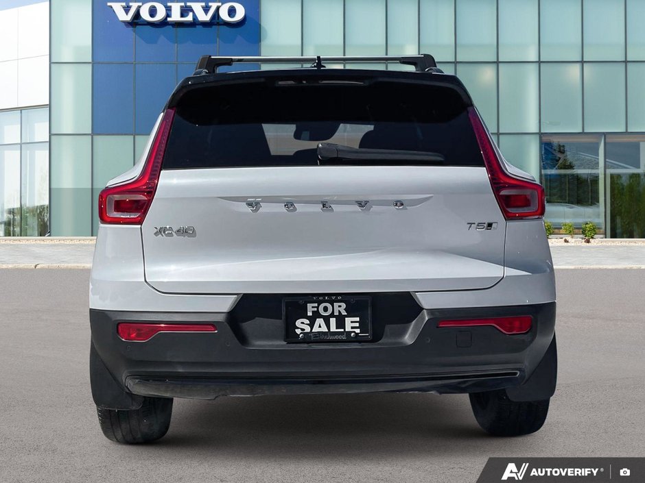 2022 Volvo XC40 R-Design-4