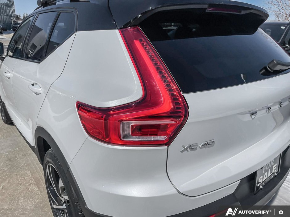 2022 Volvo XC40 R-Design-12