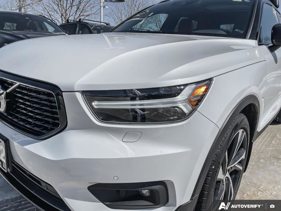 2022 Volvo XC40 R-Design-11