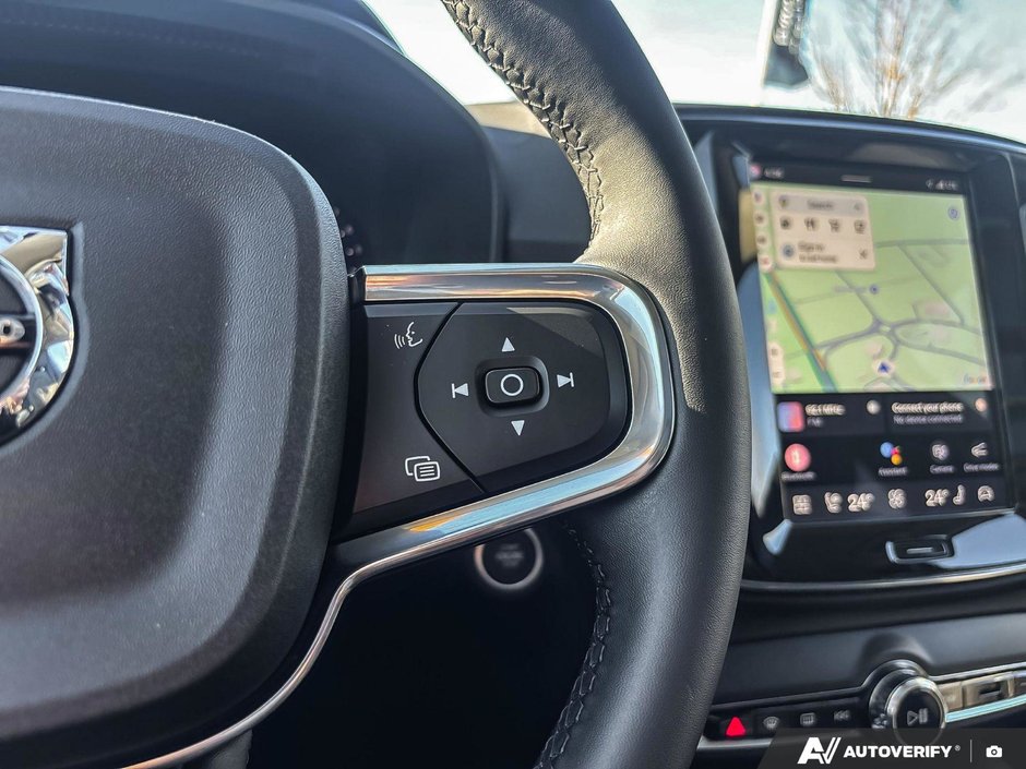 2023 Volvo XC40 Ultimate Bright Theme-15