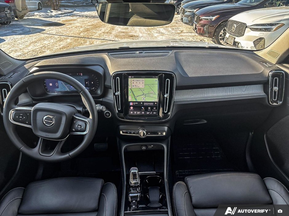 2023 Volvo XC40 Ultimate Bright Theme-23