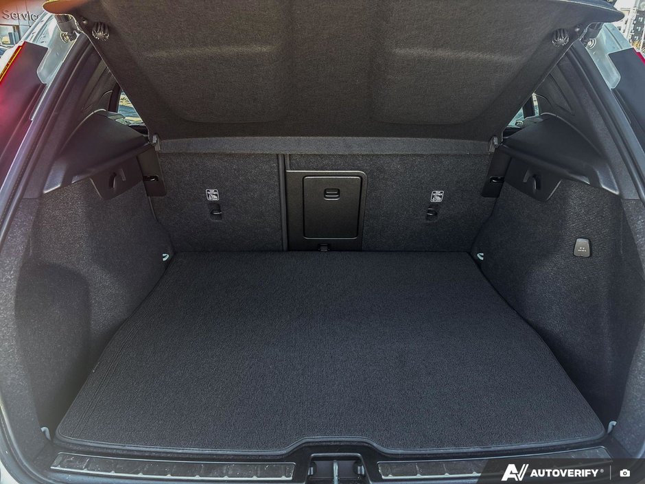 2023 Volvo XC40 Ultimate Bright Theme-7