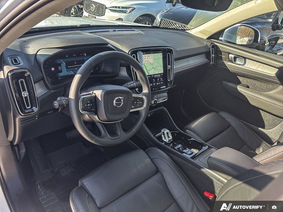 2023 Volvo XC40 Ultimate Bright Theme-12