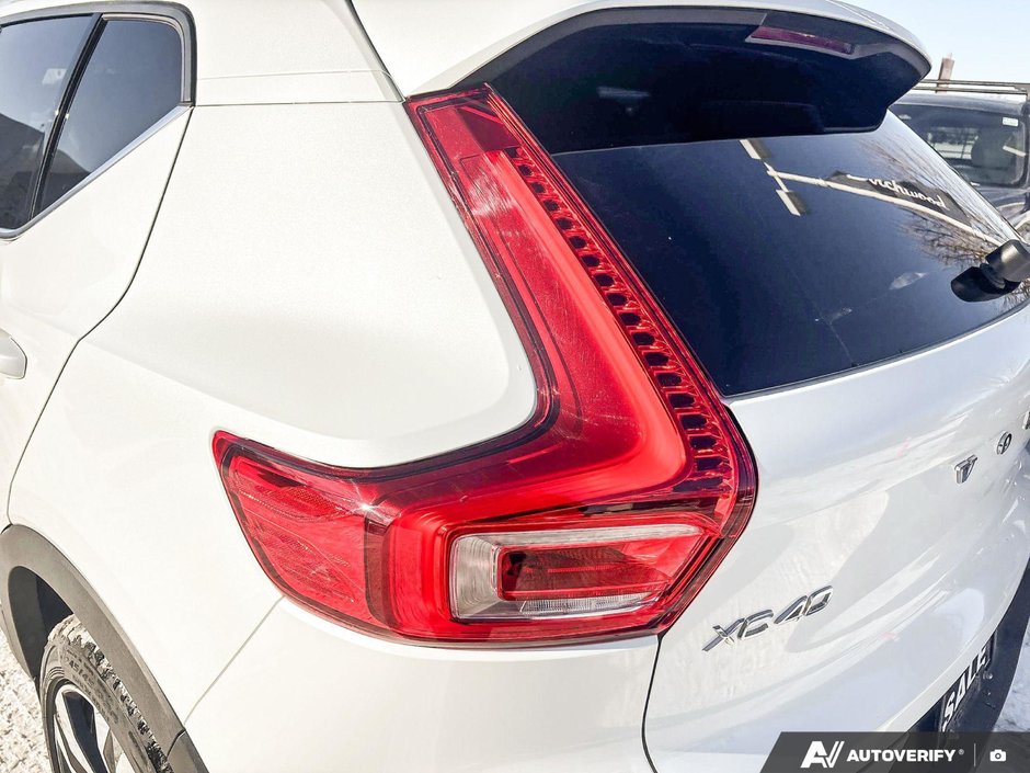 2023 Volvo XC40 Ultimate Bright Theme-11