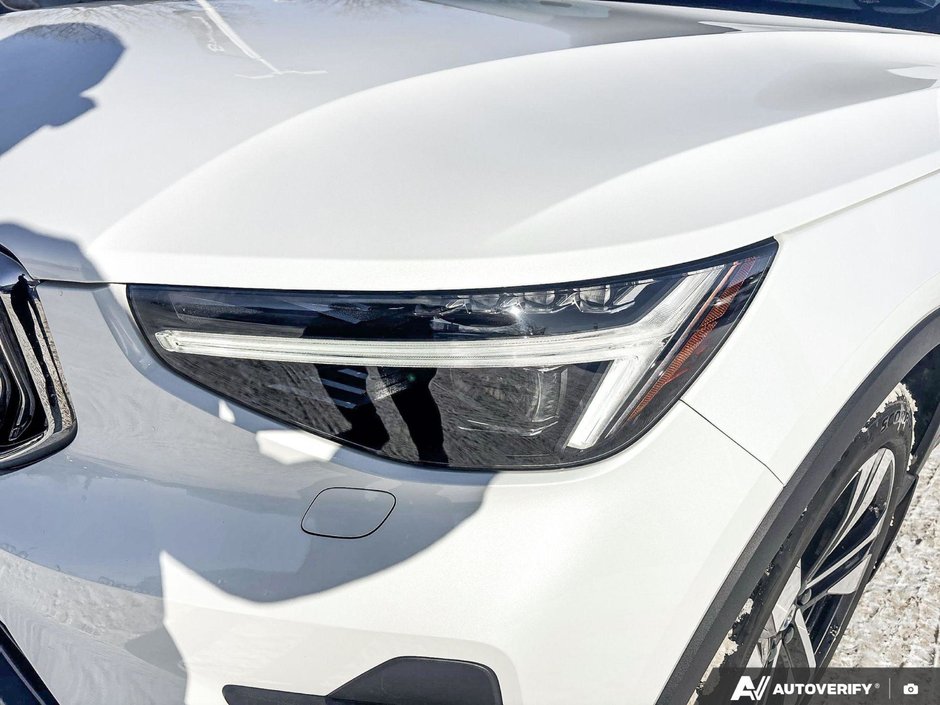 2023 Volvo XC40 Ultimate Bright Theme-10