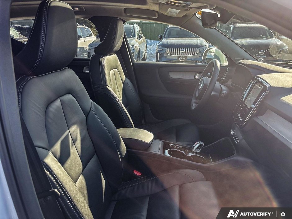 2023 Volvo XC40 Ultimate Bright Theme-21