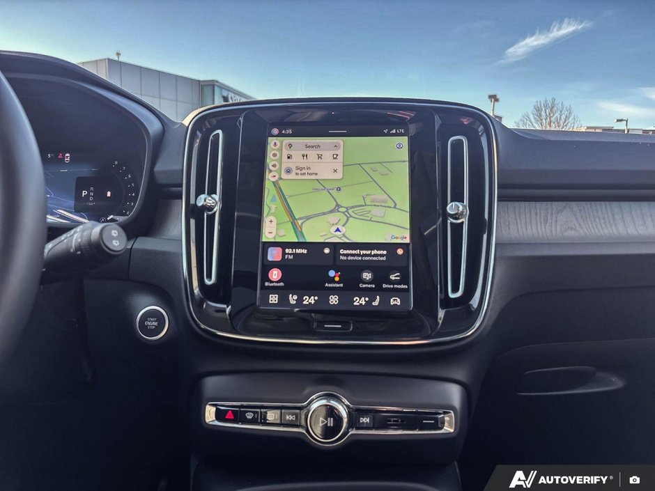 2023 Volvo XC40 Ultimate Bright Theme-18