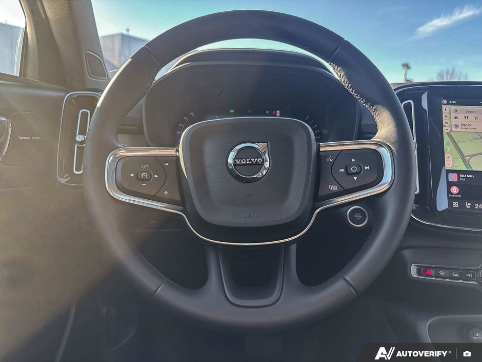 2023 Volvo XC40 Ultimate Bright Theme-13