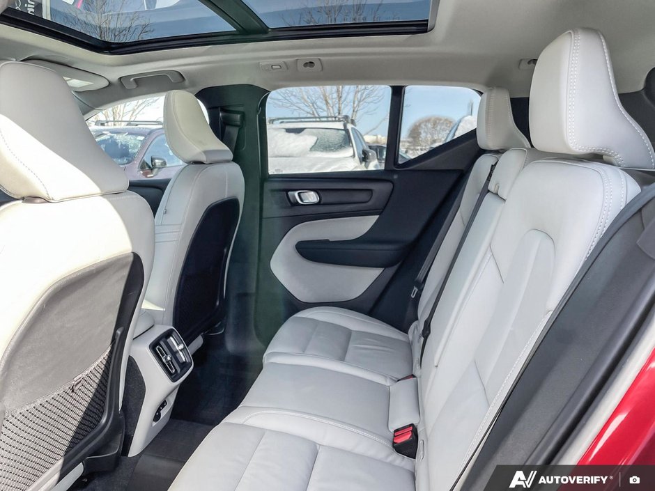 2023 Volvo XC40 Ultimate Bright Theme-22