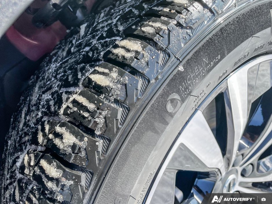 2023 Volvo XC40 Ultimate Bright Theme-9