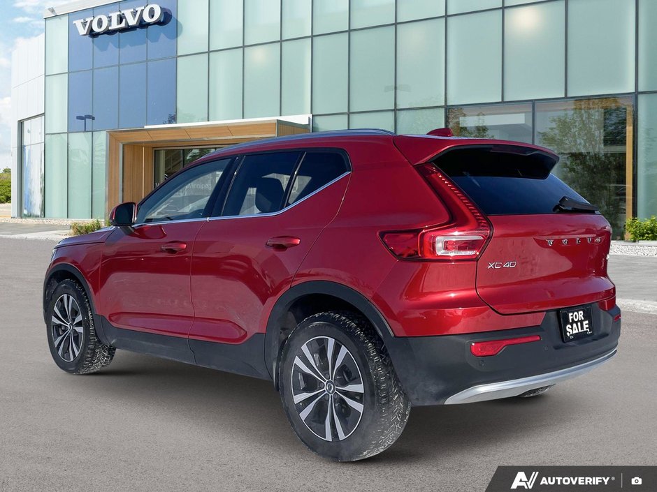2023 Volvo XC40 Ultimate Bright Theme-3